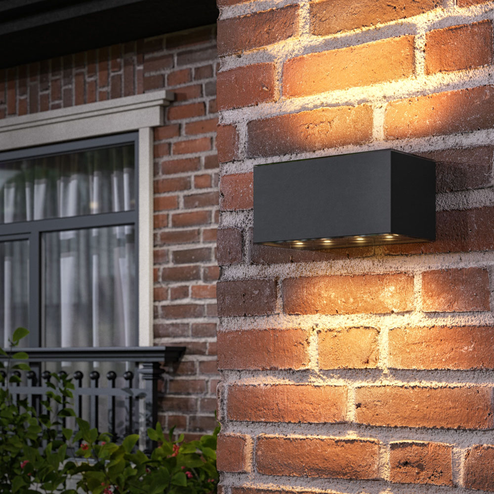 Solar LED-wandlamp Atlas Up-Down zwart, in toepassing, voor wandverlichting
