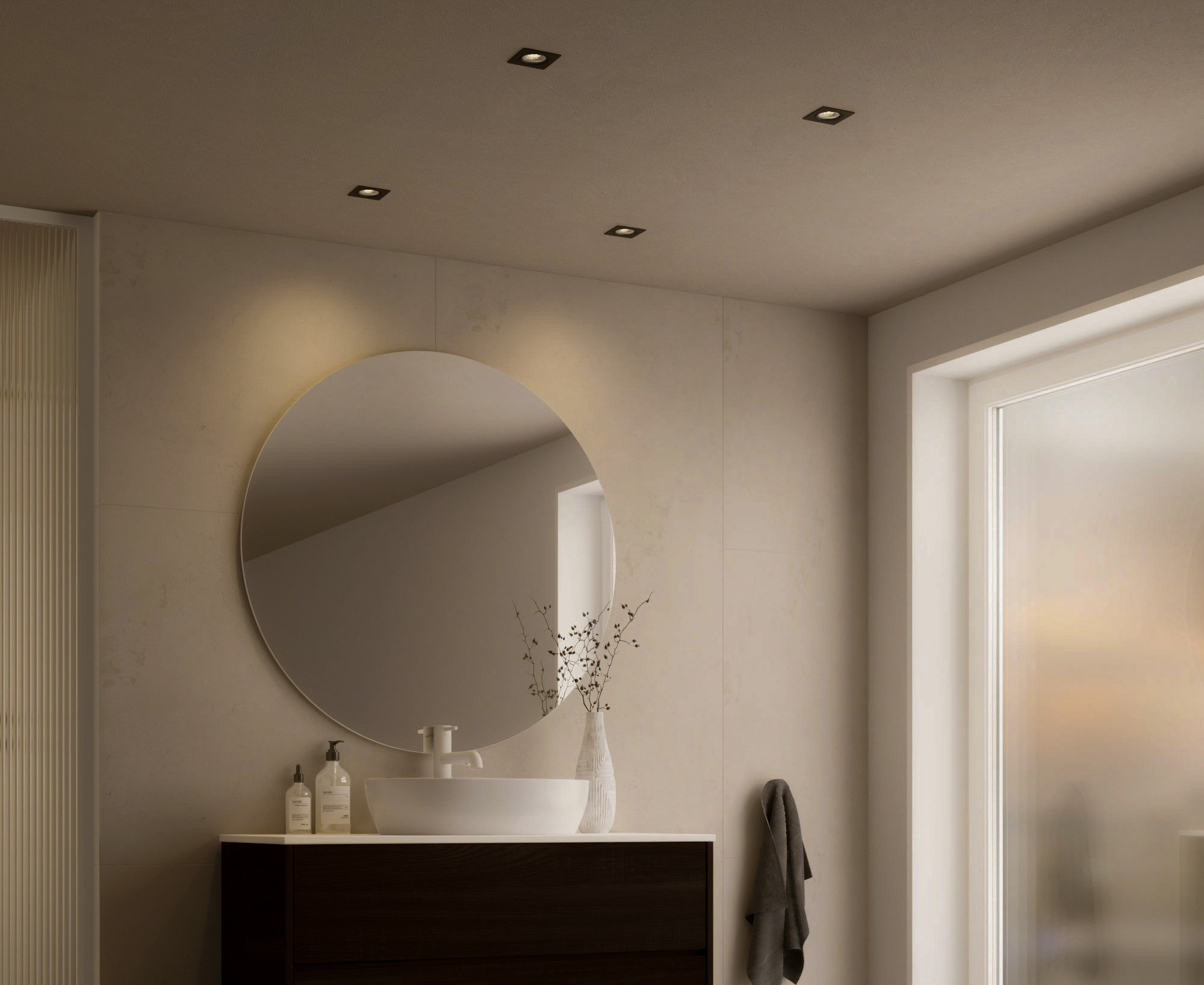 Vierkante LED-inbouwspots in badkamerplafond voor heldere en gelijkmatige verlichting boven wastafel