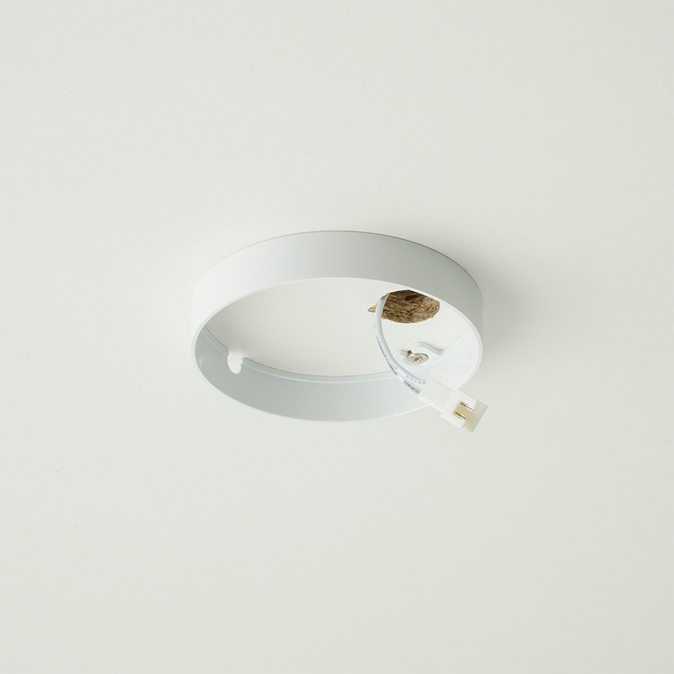 Adria-A-04.png,  plafondlamp,  ringvormig,  witte afwerking,  snoer,  connector