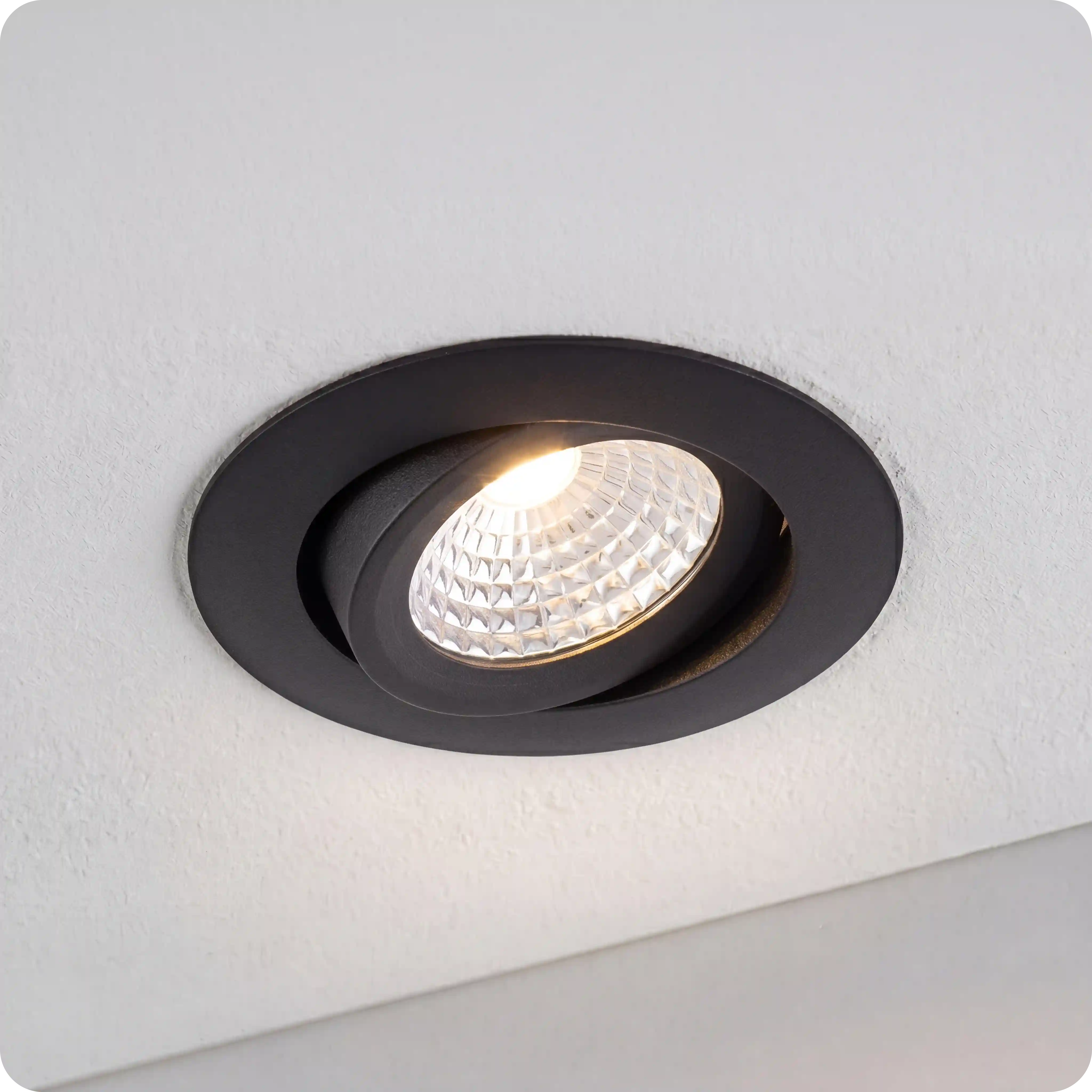 lumino-zwart-closeup 2.webp